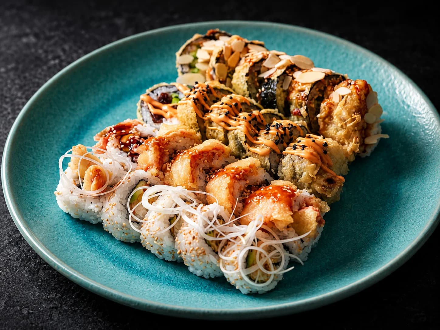 Zestaw sushi Kanzu Sushi Oleśnica na turkusowym talerzu